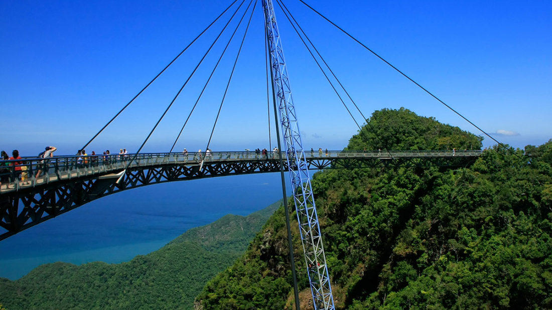 extreme/skywalks_0007_Langkawi-Sky-Bridge_-RWABF.jpg